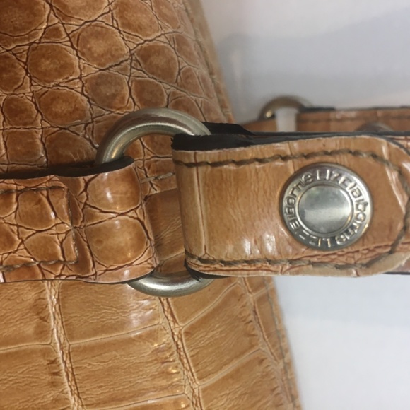 Liz Claiborne Vegan Crocodile Barrel Bag - iPad sz - Picture 5 of 12